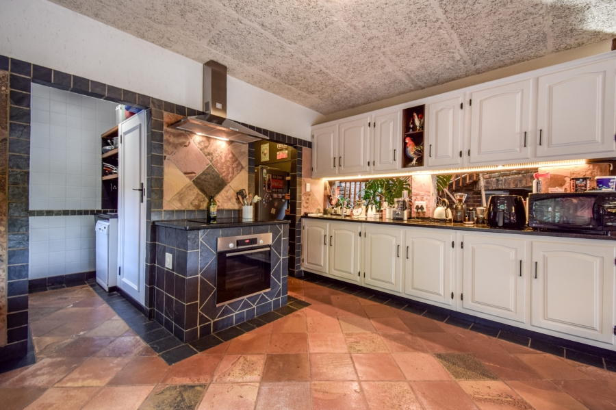 4 Bedroom Property for Sale in Garsfontein Gauteng