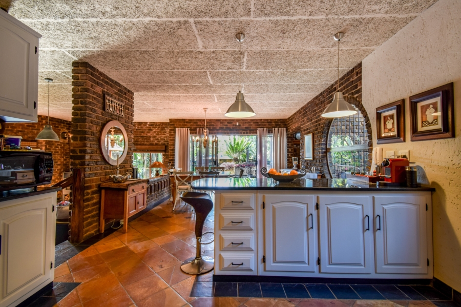 4 Bedroom Property for Sale in Garsfontein Gauteng