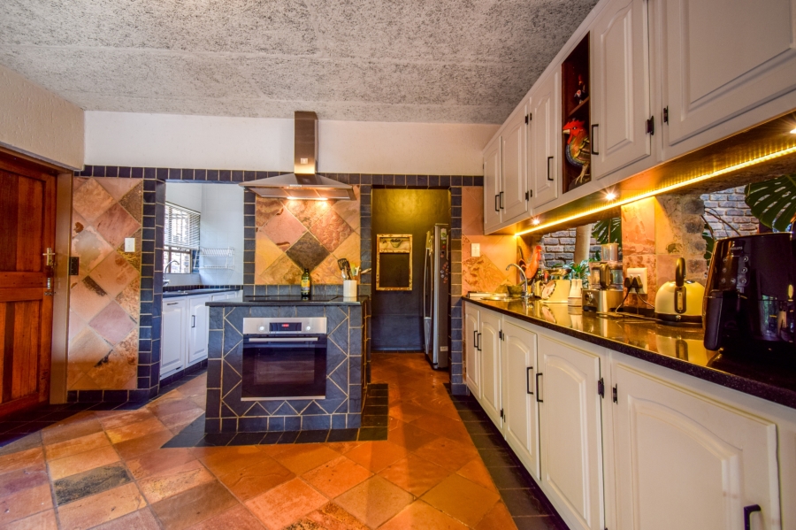 4 Bedroom Property for Sale in Garsfontein Gauteng