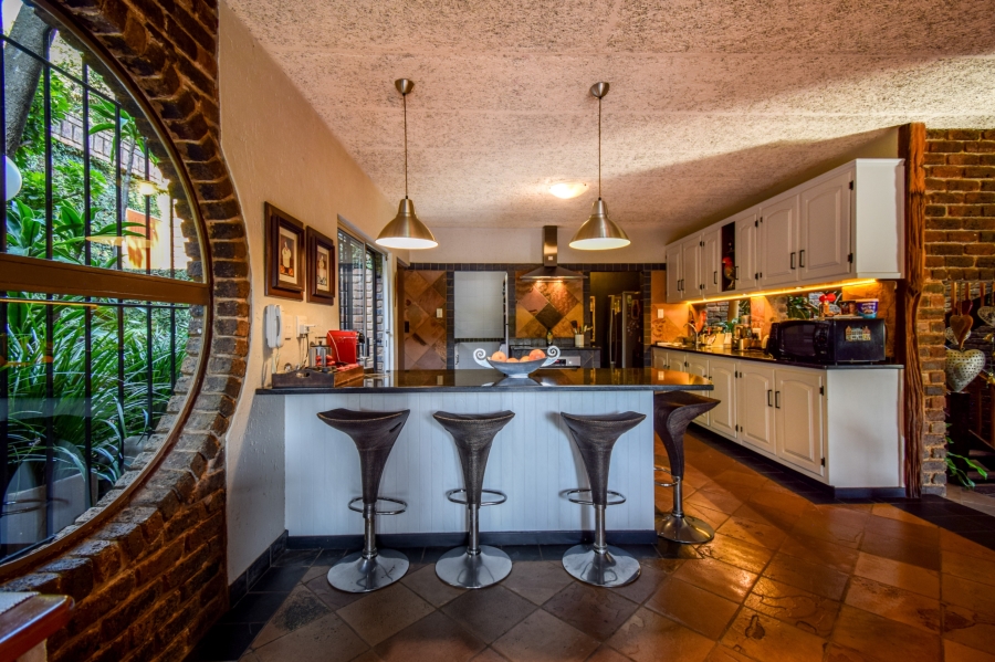 4 Bedroom Property for Sale in Garsfontein Gauteng
