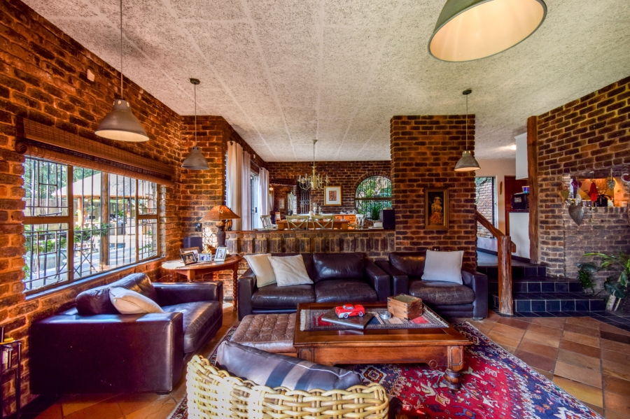 4 Bedroom Property for Sale in Garsfontein Gauteng