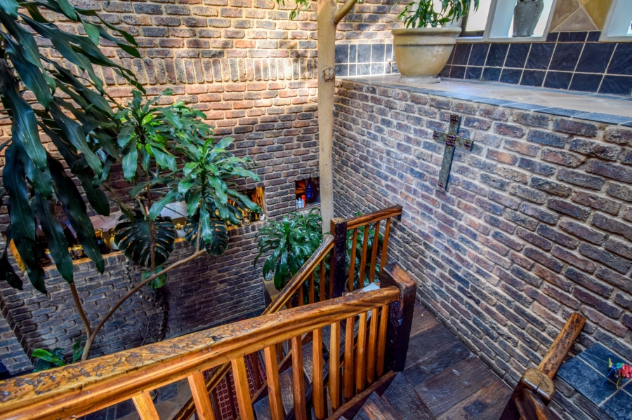 4 Bedroom Property for Sale in Garsfontein Gauteng