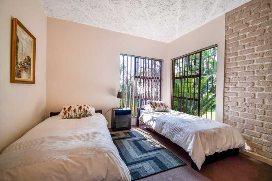 4 Bedroom Property for Sale in Garsfontein Gauteng
