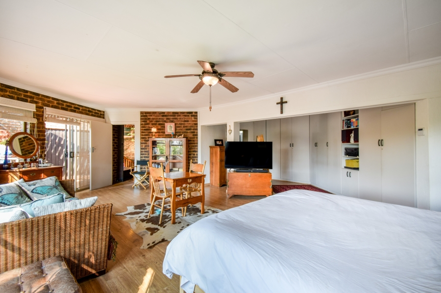 4 Bedroom Property for Sale in Garsfontein Gauteng