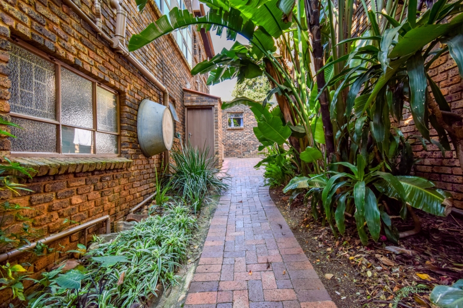 4 Bedroom Property for Sale in Garsfontein Gauteng