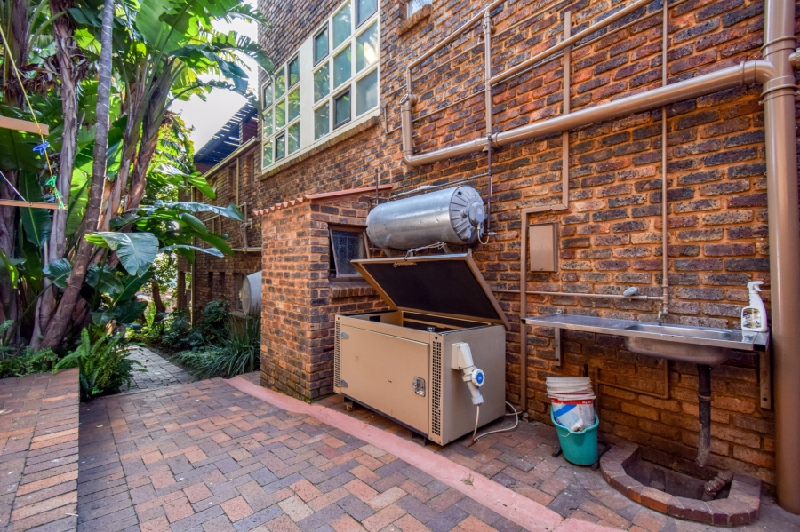 4 Bedroom Property for Sale in Garsfontein Gauteng