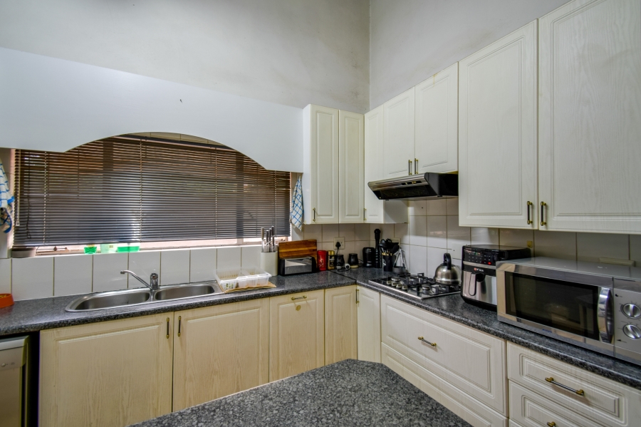3 Bedroom Property for Sale in Sinoville Gauteng