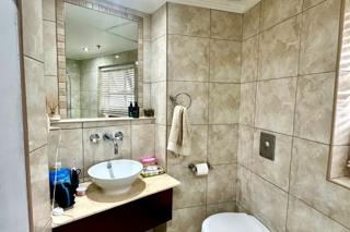 1 Bedroom Property for Sale in Sandhurst Gauteng