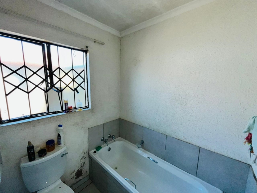 2 Bedroom Property for Sale in Nellmapius Gauteng