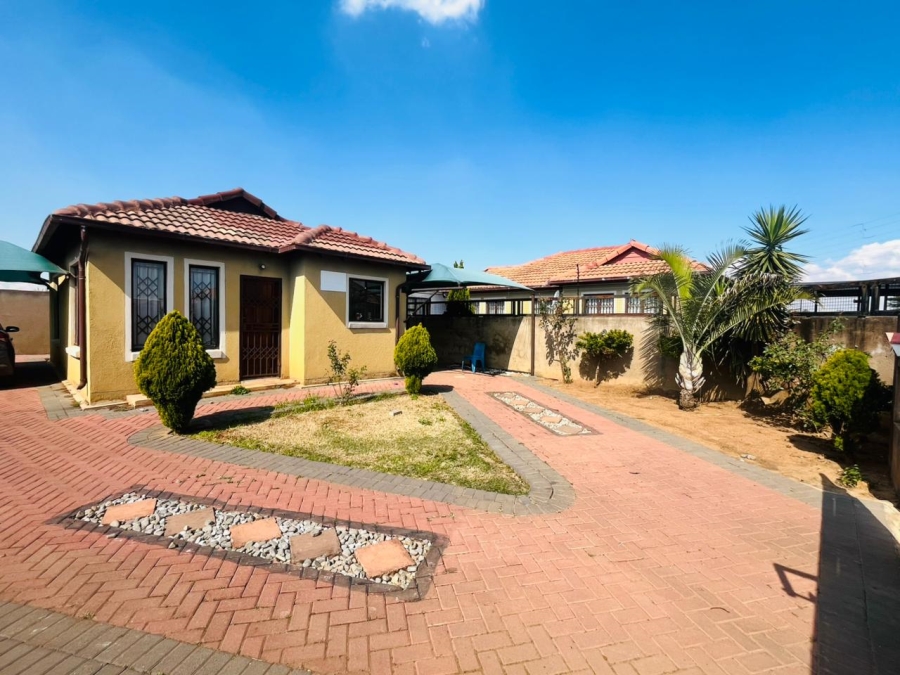 2 Bedroom Property for Sale in Nellmapius Gauteng