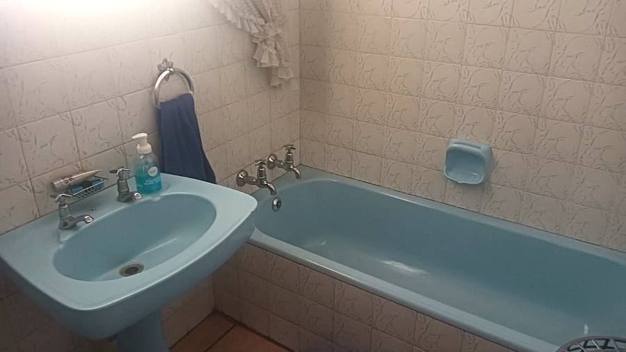 4 Bedroom Property for Sale in Edleen Gauteng
