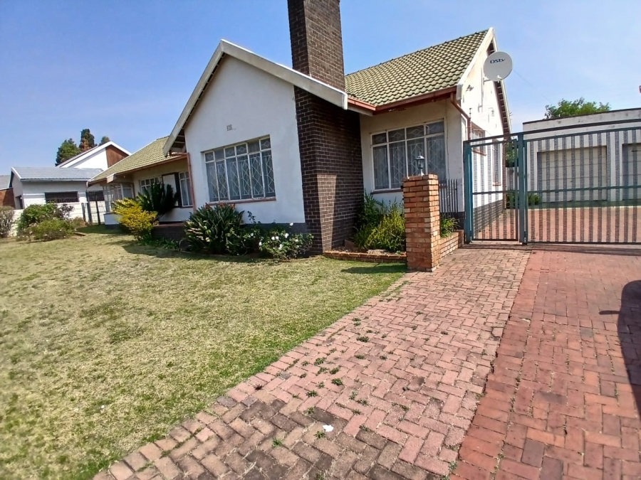 4 Bedroom Property for Sale in Edleen Gauteng