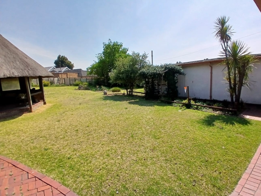 4 Bedroom Property for Sale in Edleen Gauteng