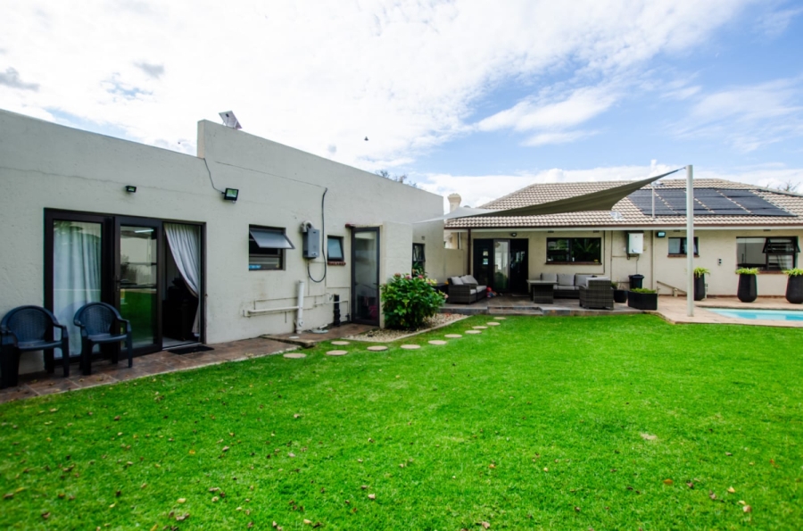 4 Bedroom Property for Sale in Buurendal Gauteng