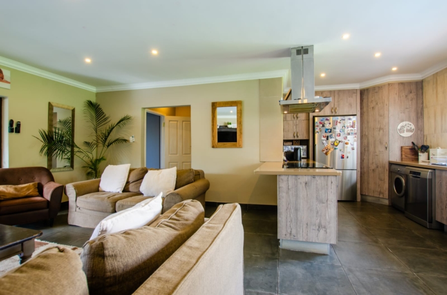 4 Bedroom Property for Sale in Buurendal Gauteng