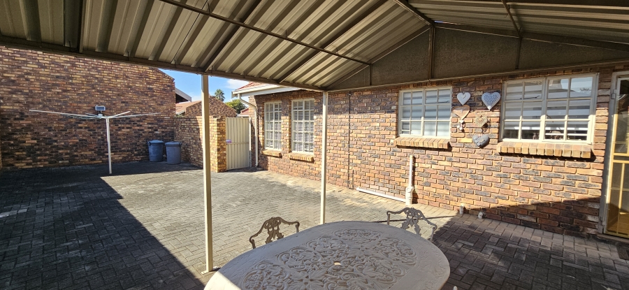 2 Bedroom Property for Sale in Three Rivers Gauteng