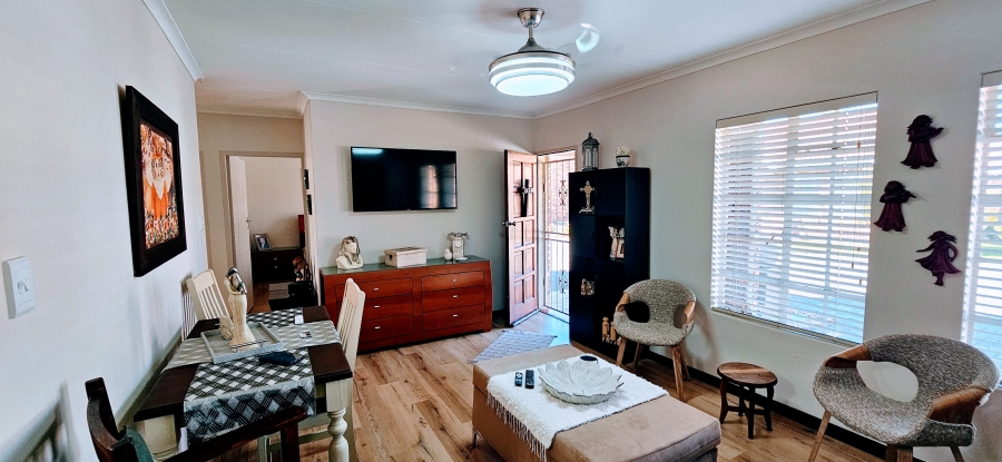 2 Bedroom Property for Sale in Three Rivers Gauteng