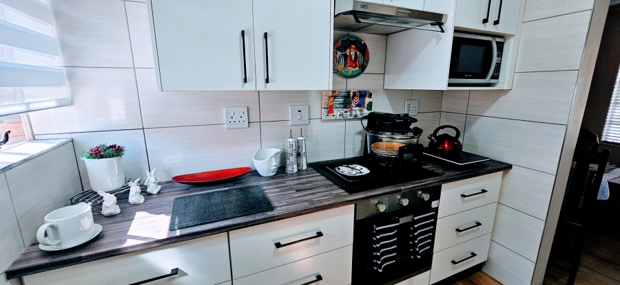 2 Bedroom Property for Sale in Three Rivers Gauteng