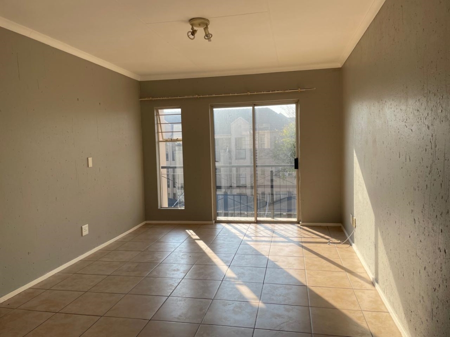 To Let 2 Bedroom Property for Rent in Klippoortje Gauteng