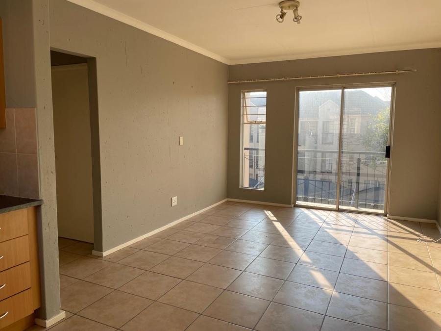 To Let 2 Bedroom Property for Rent in Klippoortje Gauteng
