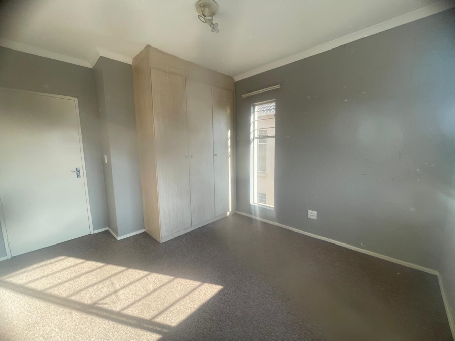 To Let 2 Bedroom Property for Rent in Klippoortje Gauteng