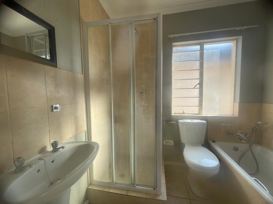 To Let 2 Bedroom Property for Rent in Klippoortje Gauteng