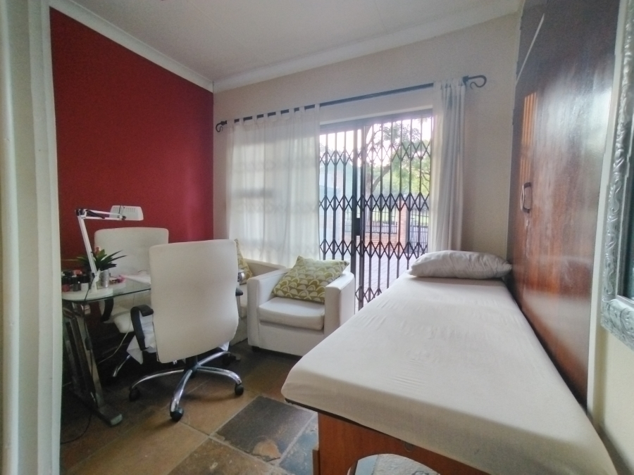 3 Bedroom Property for Sale in Lukasrand Gauteng