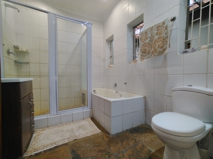 3 Bedroom Property for Sale in Lukasrand Gauteng