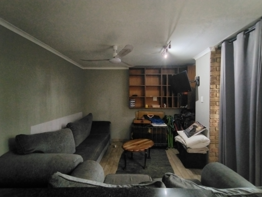 3 Bedroom Property for Sale in Lukasrand Gauteng