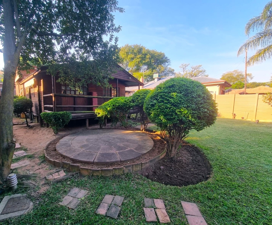 To Let 3 Bedroom Property for Rent in Waverley Gauteng