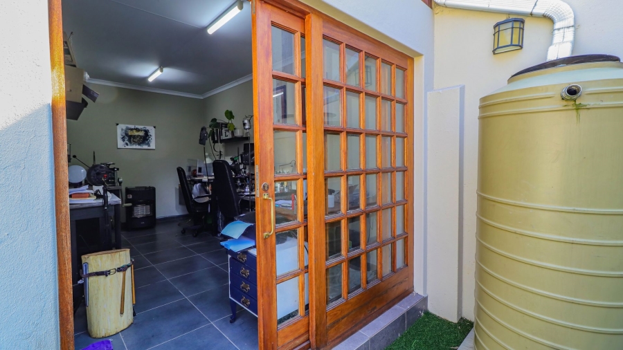 2 Bedroom Property for Sale in Norwood Gauteng