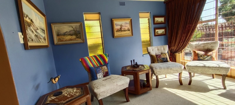 4 Bedroom Property for Sale in Helikonpark Gauteng