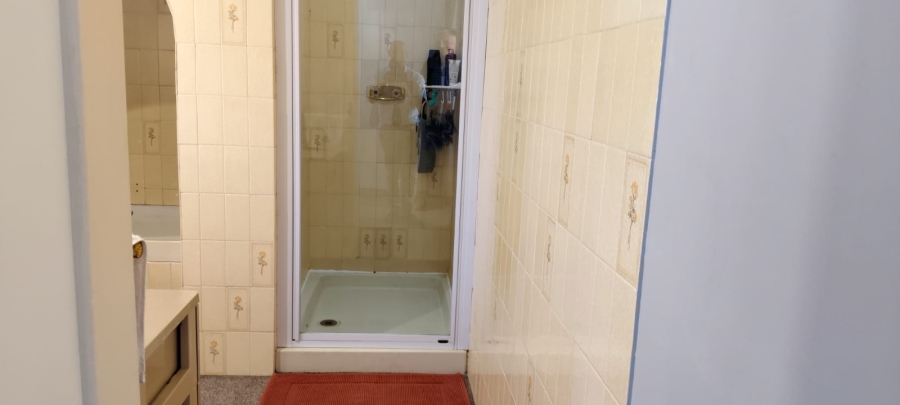 4 Bedroom Property for Sale in Helikonpark Gauteng