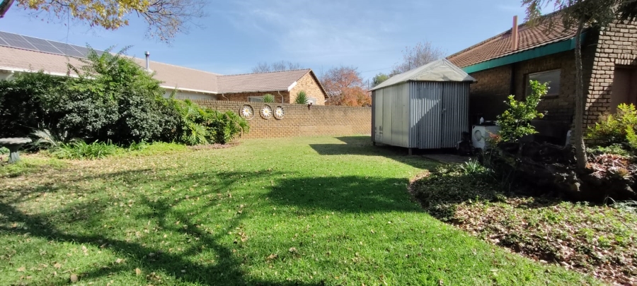 4 Bedroom Property for Sale in Helikonpark Gauteng