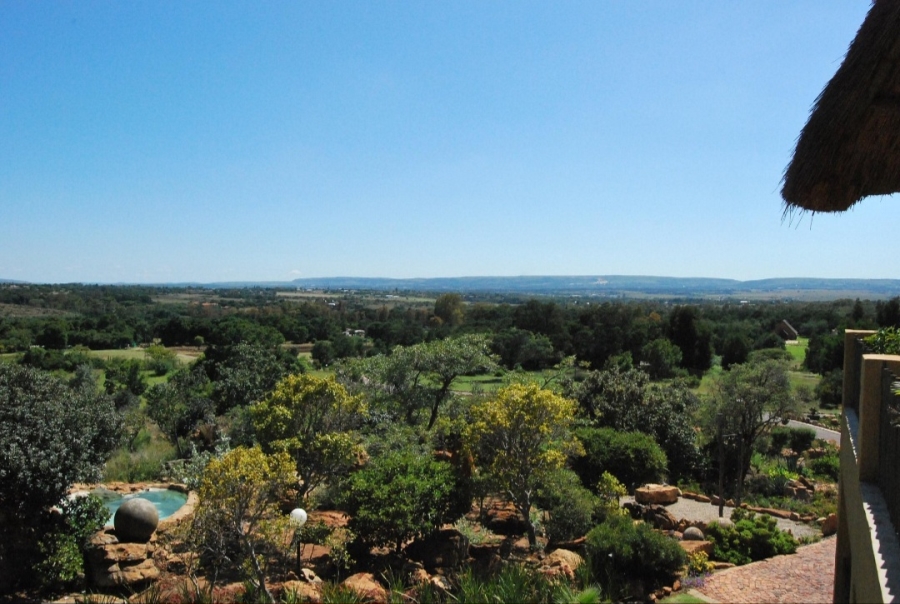 Commercial Property for Sale in Zwavelpoort Gauteng
