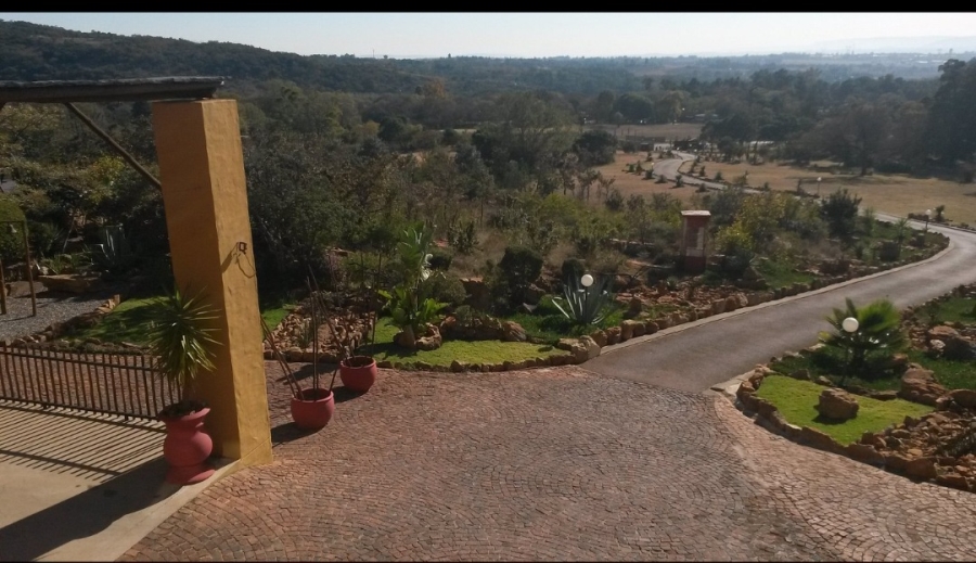 Commercial Property for Sale in Zwavelpoort Gauteng