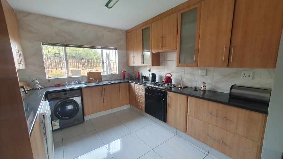 3 Bedroom Property for Sale in Brackenhurst Gauteng