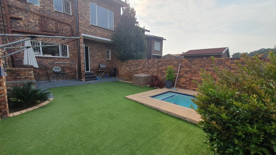 3 Bedroom Property for Sale in Brackenhurst Gauteng
