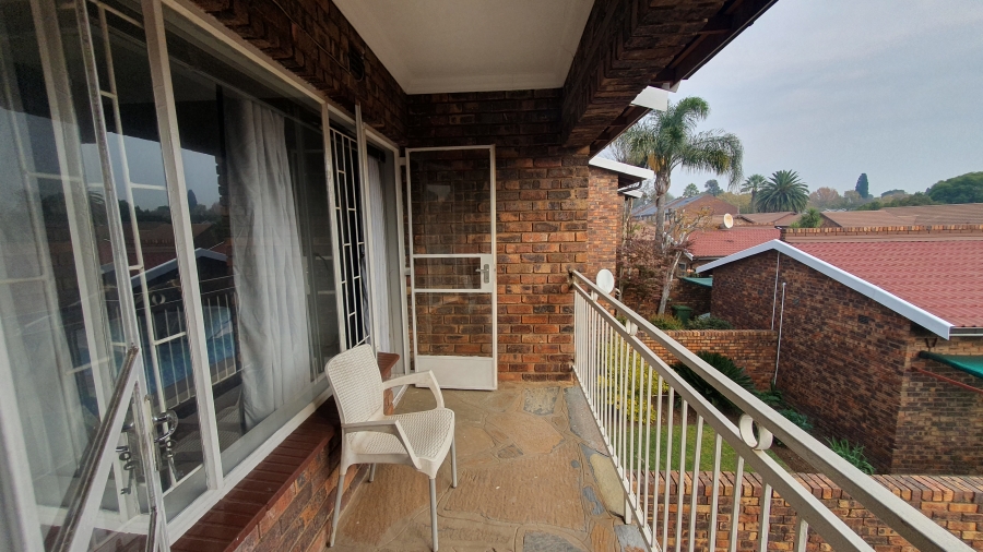 3 Bedroom Property for Sale in Brackenhurst Gauteng