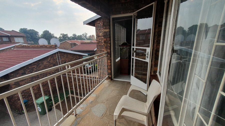 3 Bedroom Property for Sale in Brackenhurst Gauteng