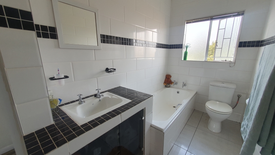 3 Bedroom Property for Sale in Brackenhurst Gauteng