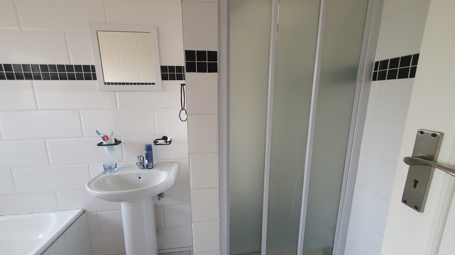 3 Bedroom Property for Sale in Brackenhurst Gauteng