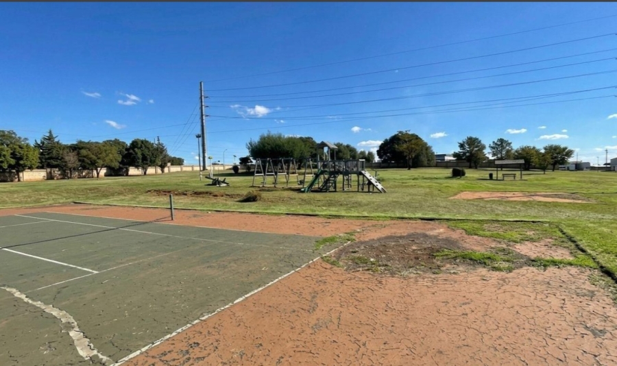 2 Bedroom Property for Sale in Mondeor Gauteng
