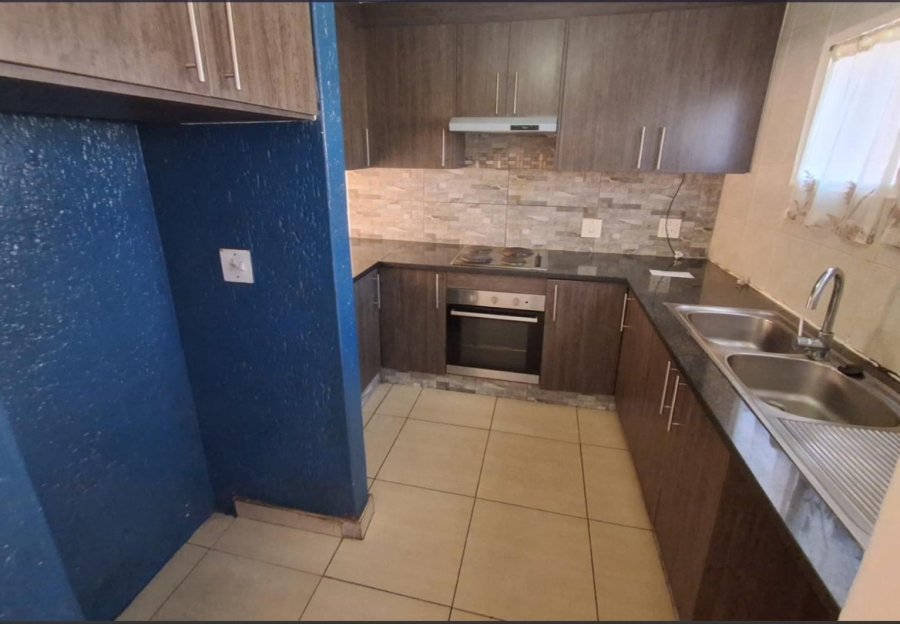 2 Bedroom Property for Sale in Mondeor Gauteng