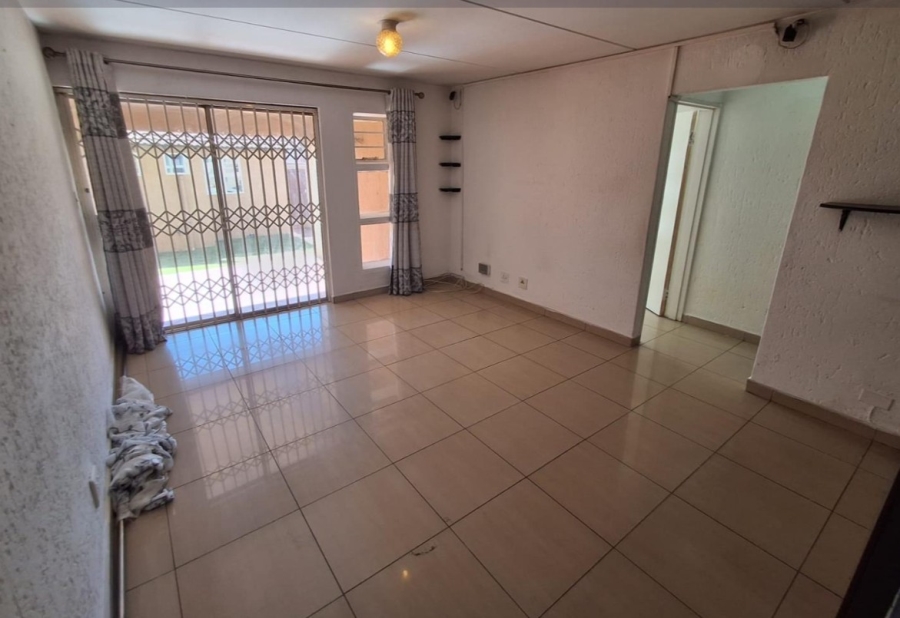 2 Bedroom Property for Sale in Mondeor Gauteng