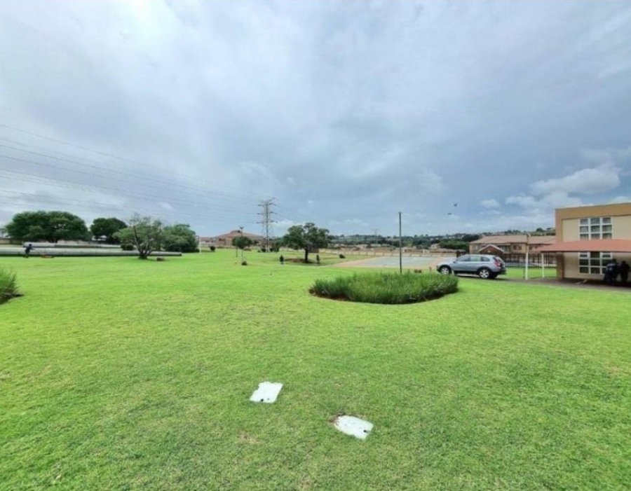 2 Bedroom Property for Sale in Mondeor Gauteng