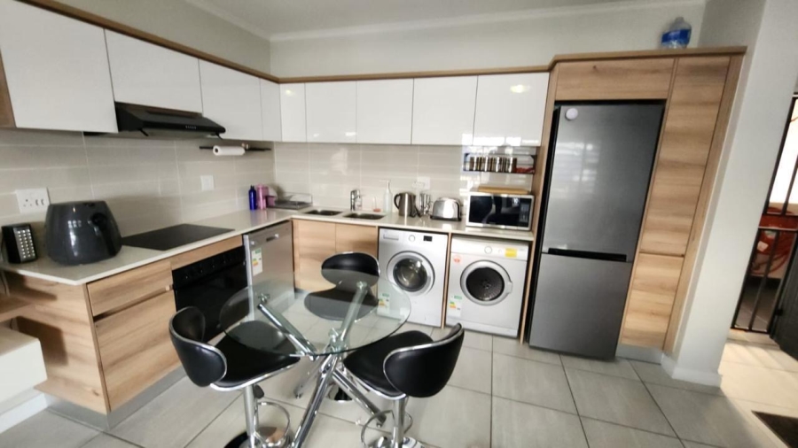 To Let 1 Bedroom Property for Rent in Waterfall Gauteng