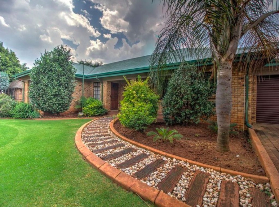 4 Bedroom Property for Sale in Bredell Gauteng