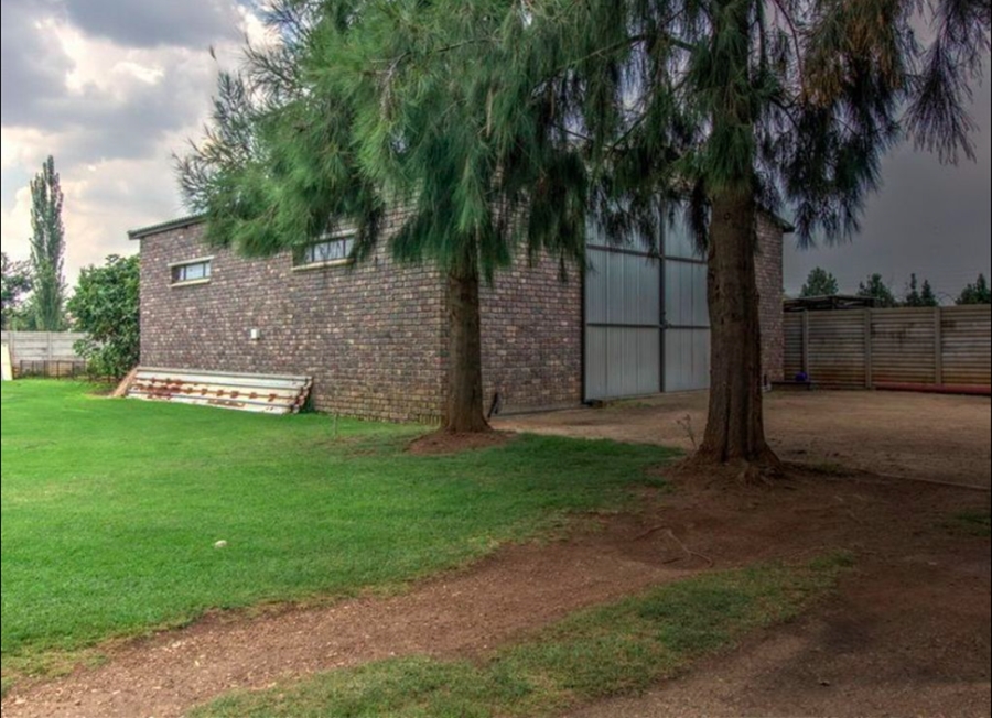 4 Bedroom Property for Sale in Bredell Gauteng