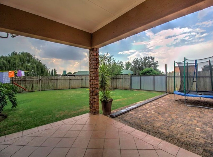 4 Bedroom Property for Sale in Bredell Gauteng